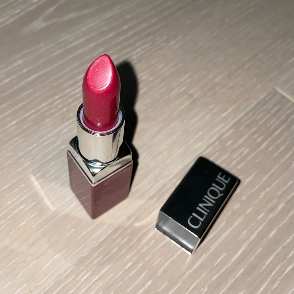 Clinique 13 Love Pop Women’s Red Berry Lipstick NEW